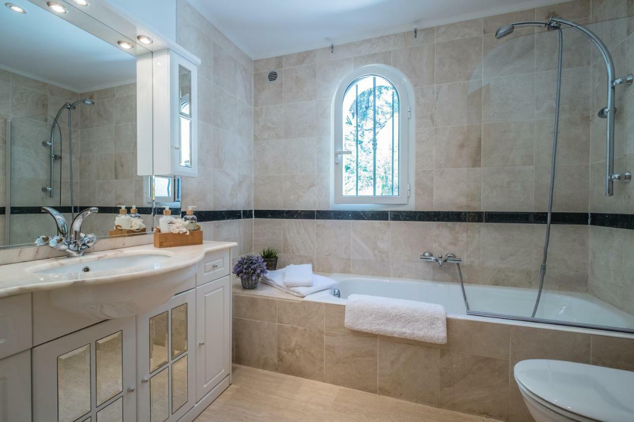 Villa Palm Le Trayas Bagian luar foto